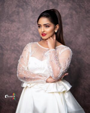 Kaustubha Mani Instagram - Inframe Actress : @kaustubha_mani_official 😍 
Picture Courtesy : @rainbow_photography_official 
MUA : @makeup.by.kushi 
Outfit By : @rentyourlook_by_chandangowda @stylescribebypooja 
Clicked by : @kiran_shivaraj_ 
.
.
.
.
.
.
.
#portrait #portraitphotography #moodyports #pursuitofportraits #agameoftones #portrait_ig #dailyportrait #picturesofindia #indiapictures #India #bongbeauties #bonglovers #fashion #saree #lightroommasters #photoshop #retouching #vamana #dhanveer