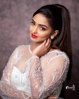 Kaustubha Mani Instagram - Inframe Actress : @kaustubha_mani_official 😍 
Picture Courtesy : @rainbow_photography_official 
MUA : @makeup.by.kushi 
Outfit By : @rentyourlook_by_chandangowda @stylescribebypooja 
Clicked by : @kiran_shivaraj_ 
.
.
.
.
.
.
.
#portrait #portraitphotography #moodyports #pursuitofportraits #agameoftones #portrait_ig #dailyportrait #picturesofindia #indiapictures #India #bongbeauties #bonglovers #fashion #saree #lightroommasters #photoshop #retouching #vamana #dhanveer