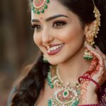 Kaustubha Mani Instagram - I would stop scrolling too… #artist #actor #beautiful #beautyliesintheeyesofthebeholder #colorful #dressedup #engaged #fashion #happyvibes #instagood #instagram #photography #love . . . Thank you my favorite @makeoverby_sowmyamanjunath for this beautiful look