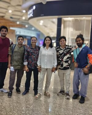 Kavita Seth Instagram - Singapore diaries, enjoyed every bit there, what an audience! Thanks @teamwork.sgp , thanks to my band @ashis.biswas.923 @kashikar_adwait @sandeepmishrasarangi sachin dhumal @lakir_mehta @nikbrownstone @sufi.manoj and specially @vipuljvashi777 who worked tirelessly .