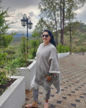 Kavita Seth Instagram - At @musicfestivalkasauli with my team and what a weather