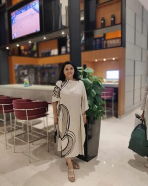 Kavita Seth Instagram - Singapore diaries, enjoyed every bit there, what an audience! Thanks @teamwork.sgp , thanks to my band @ashis.biswas.923 @kashikar_adwait @sandeepmishrasarangi sachin dhumal @lakir_mehta @nikbrownstone @sufi.manoj and specially @vipuljvashi777 who worked tirelessly .