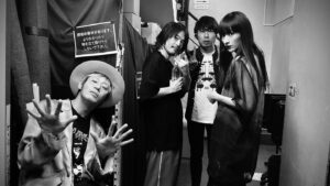 Kavka Shishido Instagram - .
.
シシド・カフカ 単独ライブ「11」
.
無事に終わりましたー
ありがとうございました！
.
久しぶりにみなさんの熱気に触れて
こちらも沢山元気を頂けました
.
楽しかったねー
.
.
次の単独はいつでしょうか
.
まずは11/03に横須賀に参ります！
.
.
今日は貝まではいかないですが
ゆっくりしたので
また明日からあれやこれや頑張るー