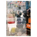 Kavka Shishido Instagram - . . 新・美の巨人たち 番組内で撮ったフィルムカラー写真を ここにも . . 偶然にも最近 東京を海外だと思って写真を撮ってみよう という試みをしたけれど上手くいかず 難しいものだなーと考えていたのですが ”ソールライターならどう撮るか“ そう捉えるだけで 見えてくる世界が全然違う . 面白い経験でした . . そしてやはり フィルムは良い . . 久し振りのNikon FM2 シャッターを切る感覚が やはり堪らなく良い