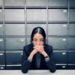 Kavka Shishido Instagram - . . さてー 今夜は「警部補ダイマジン」最終回です . 放送が始まったらあっという間でしたね . 最後まで是非 お楽しみ下さい！ . . 写真は 平安室長の真似をしてみたけれど 全然追いつけない賀来さんです . . #警部補ダイマジン @daimajinex