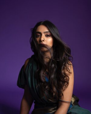 Kavya Sriram Instagram - So honoured to have been a part of this AMAZING campaign! ✨
@thekanakavalliedit , thank you so being so true to everything that you guys do! ALWAYS a pleasure working with ya’ll❤️

Credits : 
Concept, creative and styling direction: @thekanakavalliedit 
Shoot Direction & Production :@the_creative_loft_bangalore 
Construction & Drape Engineer : @artcantbebothered 
Videography :@raghuramvedant 
Hair and make up : @rachelstylesmith (stylesmith)