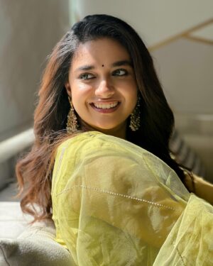Kavya Sriram Instagram - @keerthysureshofficial in @nehapoddar24 @vbj_1900 for kannivedi and maamannan promotions. ✨
.
.
@tifarachennai 
Assisted by @by_sarana @iamdurgapriya @_.kaviyavelusamy_ 🤍
#styling