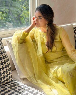 Kavya Sriram Instagram - @keerthysureshofficial in @nehapoddar24 @vbj_1900 for kannivedi and maamannan promotions. ✨
.
.
@tifarachennai 
Assisted by @by_sarana @iamdurgapriya @_.kaviyavelusamy_ 🤍
#styling