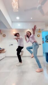 Kavya Keeran Instagram - Pehle Lalkaar Naal! #chamkilasongs #pehlelalkarenaal #punjabi #funsong #duet #dancereels #diljitdosanjh #pareenitichopra #imtiazali #chamkilaremix #paragtakalkarchoreography #instadaily #feelkaroreelkaro