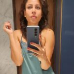 Kavya Keeran Instagram - I woke up like this with messy hair 👻Embrace the bedhead look 💁‍♀️ . . . . #style #glamlovers #fashiongram #ootdfashion #trending #surprise #bollywoodsongs #gorviral #bollywoodstyle #cool #iglove #class #igdaily #beingme @instagram #kavyakeeran