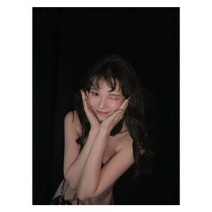 Kawaguchi Yurina Instagram - @girlsaward_official 
ありがとうございました🖤
．
@royalparty_official 様
@topofthehill_official 様
歩かせて頂きました
．
いつも見守ってくれていてうれしいよ〜!
ありがとう🦋
．
