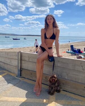 Kaya Wilkins Instagram - Sometimes the side chick ain’t even a chick
It’s the gorgeous and proud nation of Wales 🌞