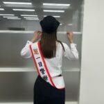 Kayako Abe Instagram - ♪ 渋谷警察署　一日署長 ありがとうございました😊 ピーポくんを待つ後ろ姿🥹