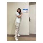 Kayako Abe Instagram – ♪

告知遅れてすみません！！！

フジテレビ系列放送中ですー！！😊

パンツ… @snidel_official
スニーカー … @dianashoespress

（衣装は提供して頂いたものです）