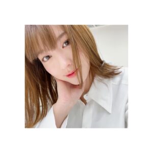 Kayako Abe Instagram - ♪ 撮影の合間 寒いからあったかくしてねー🌨 雪が多く積もる地域の方 お気をつけてお過ごしください😌 #🌨 #☃️ #❄️