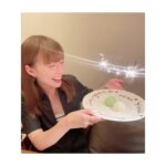 Kayako Abe Instagram - ♪ 暑い日が続きますね😳 しっかりお水と 塩分補給しましょ！🔥 先日友人に お誕生日祝ってもらった時の🩵