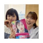 Kayako Abe Instagram - ♪ 萌ちゃんの写真集をいただきましたー！☺️💓 メッセージ付きで🥺 @tanijiri_moe ありがとう❤️ ここから 購入できるみたいですよー🥰 https://books.rakuten.co.jp/rb/17439721/ #萌ちゃん #写真集 #萌え旅