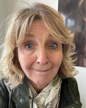 Kaye Adams Instagram - Today it was time to finally stop looking like I was dragged through a hedge backwards and put the hair magicians to work

@leedin6 and @petermarcusdidsbury you are both geniuses

SWIPE RIGHT FOR THE REVEAL…

#hairtransformation #hairgoals #newhairwhodis #newhairstyles #over60style