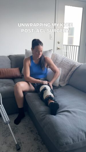 Kaytlin Neil Instagram - It’s like an unboxing video, but for a knee 🩼 

#aclrecovery #mmafighter