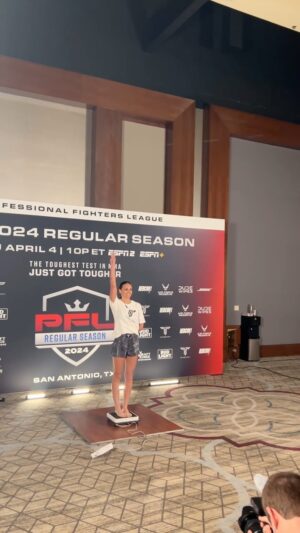 Kaytlin Neil Instagram - Made weight 💪🏻 @pflmma 

#mmafighter #mma #weightcut