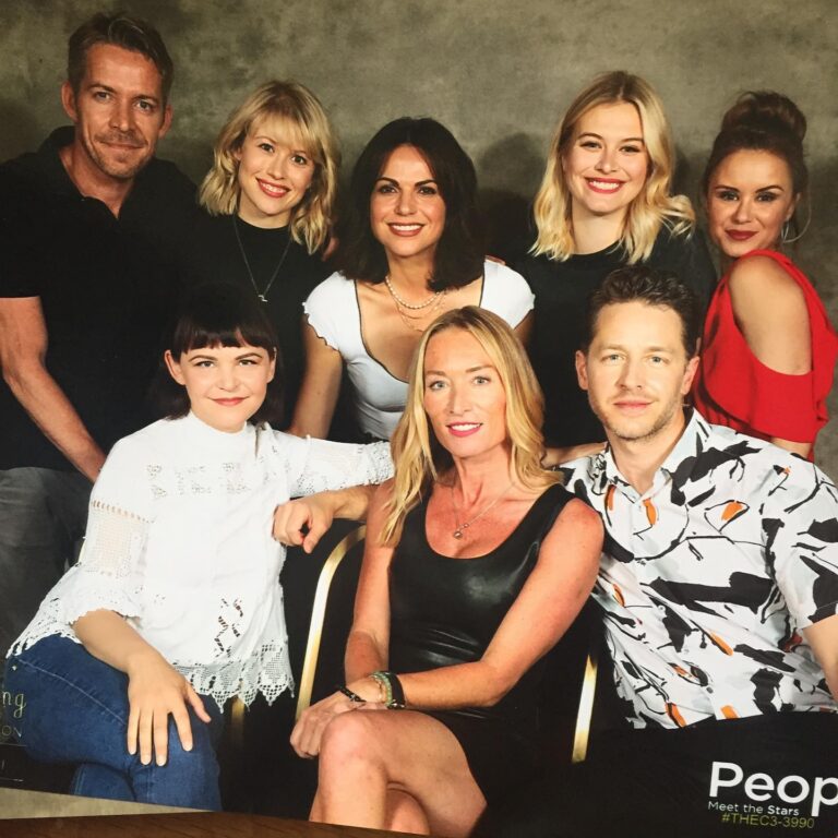 Keegan Connor Tracy Instagram - Oh mon dieu, take me back! A fabulous little #ouat flashback to Paris @peopleconvention. Miss you all! And Josh, I’ll never forget the yellow suede jacket incident 😆 #onceuponatime #wholecrew #bluefairy #cruella #snowwhite #princecharming #evilqueen #robinhood #parismonamour #conlife