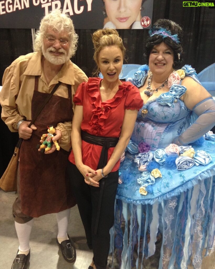 Keegan Connor Tracy Instagram - A throwback to @calgaryexpo. I loved that con, I want to go back! These two lovelies won for Best Cosplay as did a Blue Fairy in Chicago that same day - a banner weekend for the Blue Team. Missing my #oncer family. May magic always find you. #onceuponatime #bluefairy #cosplay #calgaryexpo