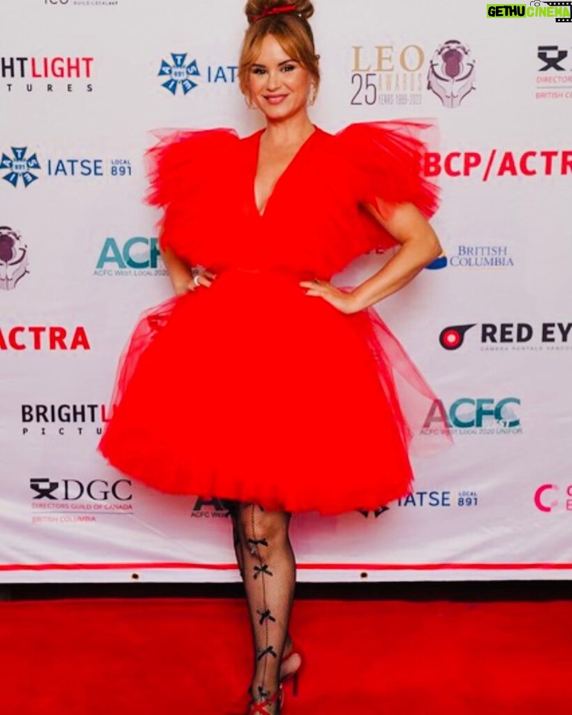 Keegan Connor Tracy Instagram - A few pics from the Leo Awards red carpet…which I took very seriously as you can see. Also a bonus shot with my marvelous agent @debdillistone who has been by my side for many a year❤️Thanks again to @katehewko for this stellar dress, it was a delight to wear! @leoawardsbc #leoawards #nominee @redtalentmgmt #reddress #katehewko #glam #redcarpet #yvrshoots 📸 : Phillip Chin (1,3) Norm Lee (2,4)