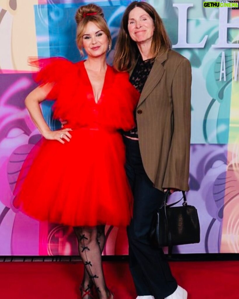 Keegan Connor Tracy Instagram - A few pics from the Leo Awards red carpet…which I took very seriously as you can see. Also a bonus shot with my marvelous agent @debdillistone who has been by my side for many a year❤️Thanks again to @katehewko for this stellar dress, it was a delight to wear! @leoawardsbc #leoawards #nominee @redtalentmgmt #reddress #katehewko #glam #redcarpet #yvrshoots 📸 : Phillip Chin (1,3) Norm Lee (2,4)