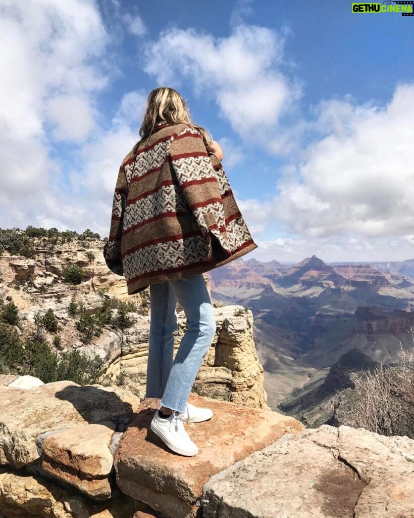 Keeley Hazell Instagram - Living on the edge.