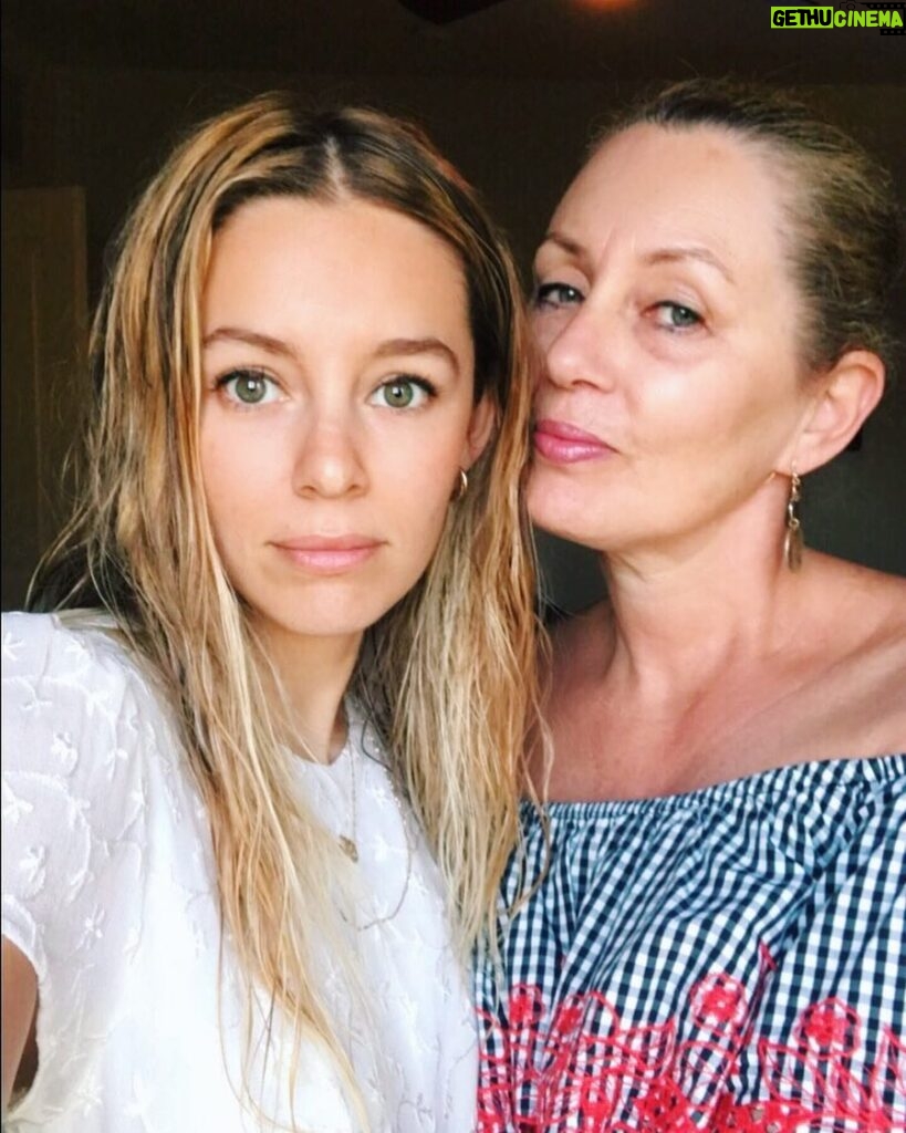 Keeley Hazell Instagram - Happy birthday Gert! ❤️💚💙💛