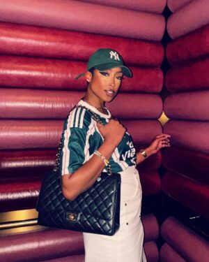 Keenyah Hill Instagram - You get the best effort from others not by lighting a fire beneath them, but by building a fire within ✨
