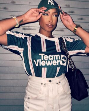 Keenyah Hill Instagram - You get the best effort from others not by lighting a fire beneath them, but by building a fire within ✨