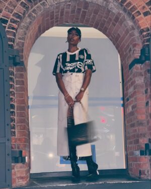 Keenyah Hill Instagram - You get the best effort from others not by lighting a fire beneath them, but by building a fire within ✨