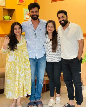 Keerthana Anil Instagram - Adding some more light and smile to our happy evening! 
🥰♥️