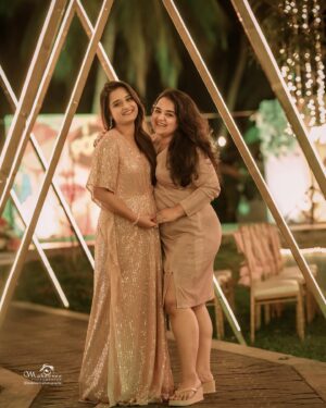 Keerthana Anil Instagram - I’m on team US ♥️😘👭🧿✨
My costume - @thanzscouture ♥️
Her costume - @sahasra_clothing_store ♥️
Jewels - @golden_cup_fashion_jewellery ♥️
Camera - @makeover.photography ♥️