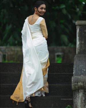 Keerthana Sreekumar Instagram - 🌸

outfit : @adorebedizen 
styling : @_aneena_jose__ 
shot by : @abhishek_satheesan_photography