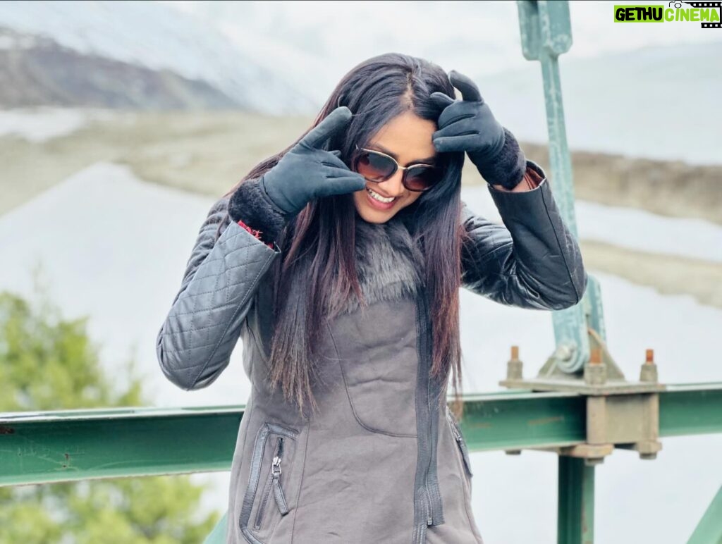 Keerthi Bhat Instagram - 💕 #manali #cold #coolweather #mylove❤️ #couplegoals