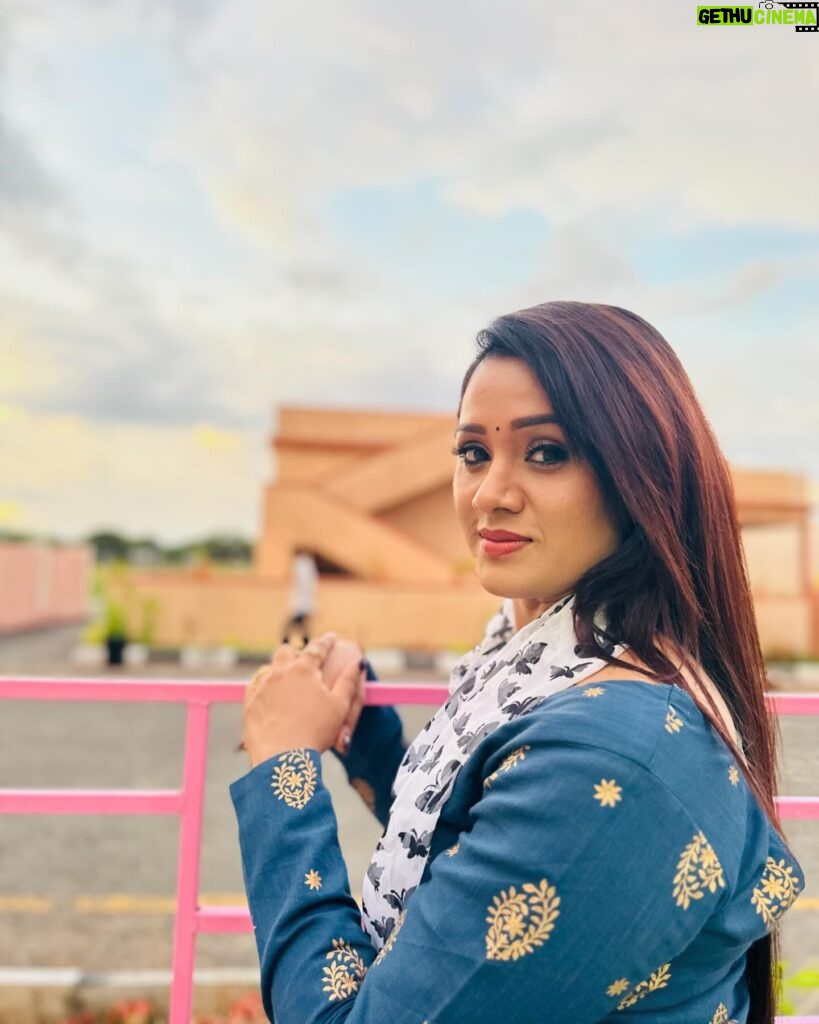 Keerthi Bhat Instagram - No caption 🤩 #naturelovers #weather #love #ursradha