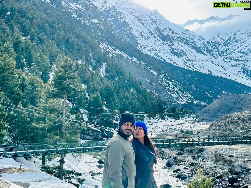 Keerthi Bhat Instagram - 💕 #manali #cold #coolweather #mylove❤️ #couplegoals