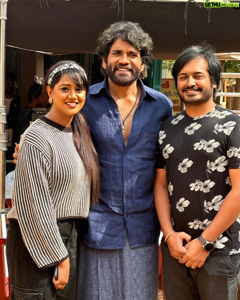 Keerthi Bhat Instagram - After Long time I met my favourite and the way he spoke and received was soo shocked ,He dint forget a single thing. Am soo Happy and He made my day very special Lots of Love towards @Akkineni Nagarjuna Sir💞