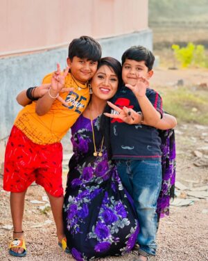 Keerthi Bhat Instagram - 🩷🩷

#keerthibhat #ursradha #madhuranagarilo