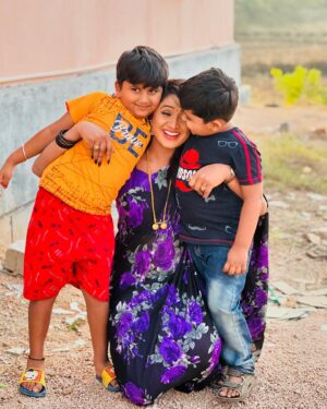 Keerthi Bhat Instagram - 🩷🩷

#keerthibhat #ursradha #madhuranagarilo
