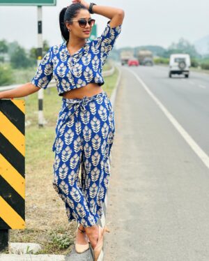 Keerthi Bhat Instagram - Take another chance it’s ok ❤️💙

Pc by: @its_vijay_karthek 
 
#selfconfidence #vijayawadadiaries #vijayawada #confidence #tollywood #pose #urskeerthi#bigboss #bigbossseason6