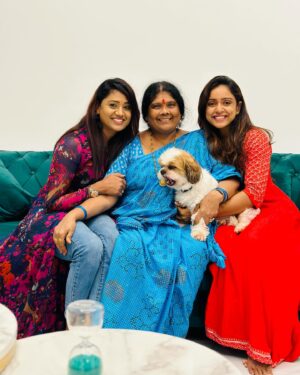 Keerthi Bhat Instagram - Late post,But Truely emotional Promise on BB Stage 👨‍❤️‍👨 Came to reality ❤️ Love u amma the way u showered love on me is immense & @vithikasheru Sissy love u a loads @itsvarunsandesh so cute it was👩‍❤️‍💋‍👨 Am so much happy to share this.

#promisecometrue #sisterlove❤️ #ammalove #love #friendship #emotions