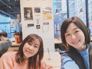 Keiko Horiuchi Instagram - お茶しました。

今泉りえちゃんと🎵

来年の目標も聞いて、こちらも元気になります😊

私も、目標考えようー！

#今泉りえ
#目標
#今年もあと少し