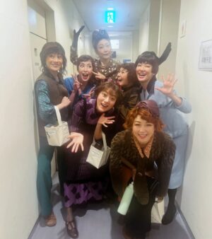 Keiko Horiuchi Instagram - 骨と軽蔑

中日を過ぎました!　劇場でお待ちしてます😊

みんなでわいわいやってます✨

#骨と軽蔑
#シアタークリエ