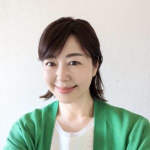 Keiko Horiuchi Instagram - 本日😊

ドラマ街並み照らすヤツら　6話です。

夜10時から　日本テレビにて

森川葵ちゃんのお母さん役です✨

なんと、森川葵ちゃんのお母さん役は2回目

そして、森本慎太郎くんのお母さん役も。

吉川愛ちゃんのお母さん役もやらせていただいた事があります😊

その3人のシーンが、とてもとても面白いのです。

お時間あれば是非。

#街並み照らすヤツら
#日本テレビ
#ドラマ