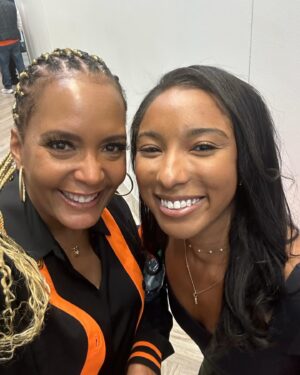 Keisha Lance Bottoms Instagram - Great HBCU day when you win the halftime show AND the game! Congratulations FAMU Rattlers, HBCU Football National Champs!!!#CelebrationBowl2023 🐍🧡💚
