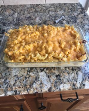 Keisha Lance Bottoms Instagram - As I am in a good holiday mood, for your enjoyment, I’m reposting my mother and sister’s response to the social media trolling I received about my Mac N’ Cheese 2018. You’re welcome 😝.