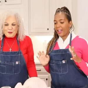 Keisha Lance Bottoms Instagram - Just in time for Thanksgiving, my Mama has impatiently taught me how to fix turkey and dressing! Please see the link in my bio for the whole lesson. Mac N’ Cheese coming soon. 😜🥰😂